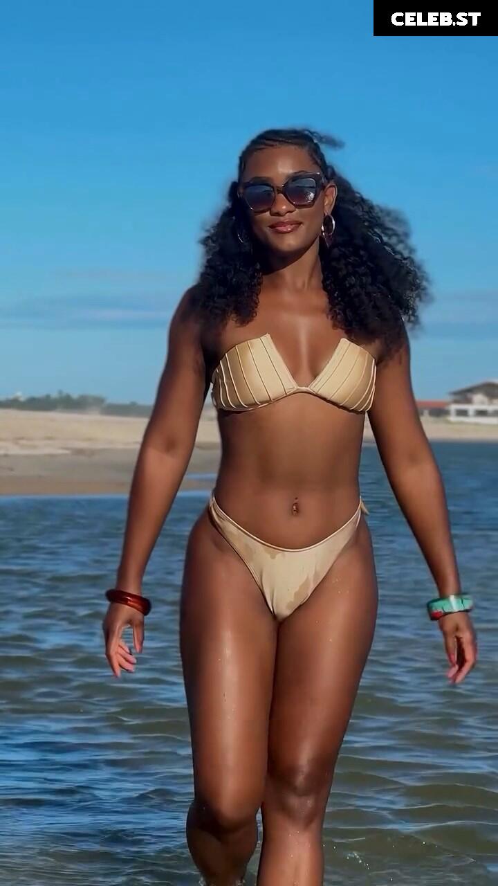 Erika Januza Image 22831155