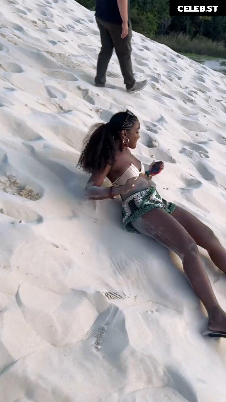 Erika Januza Image 22831154