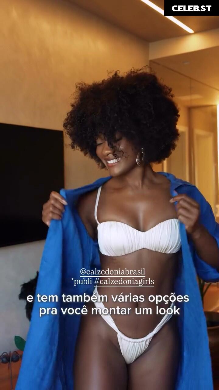 Erika Januza Image 22831172