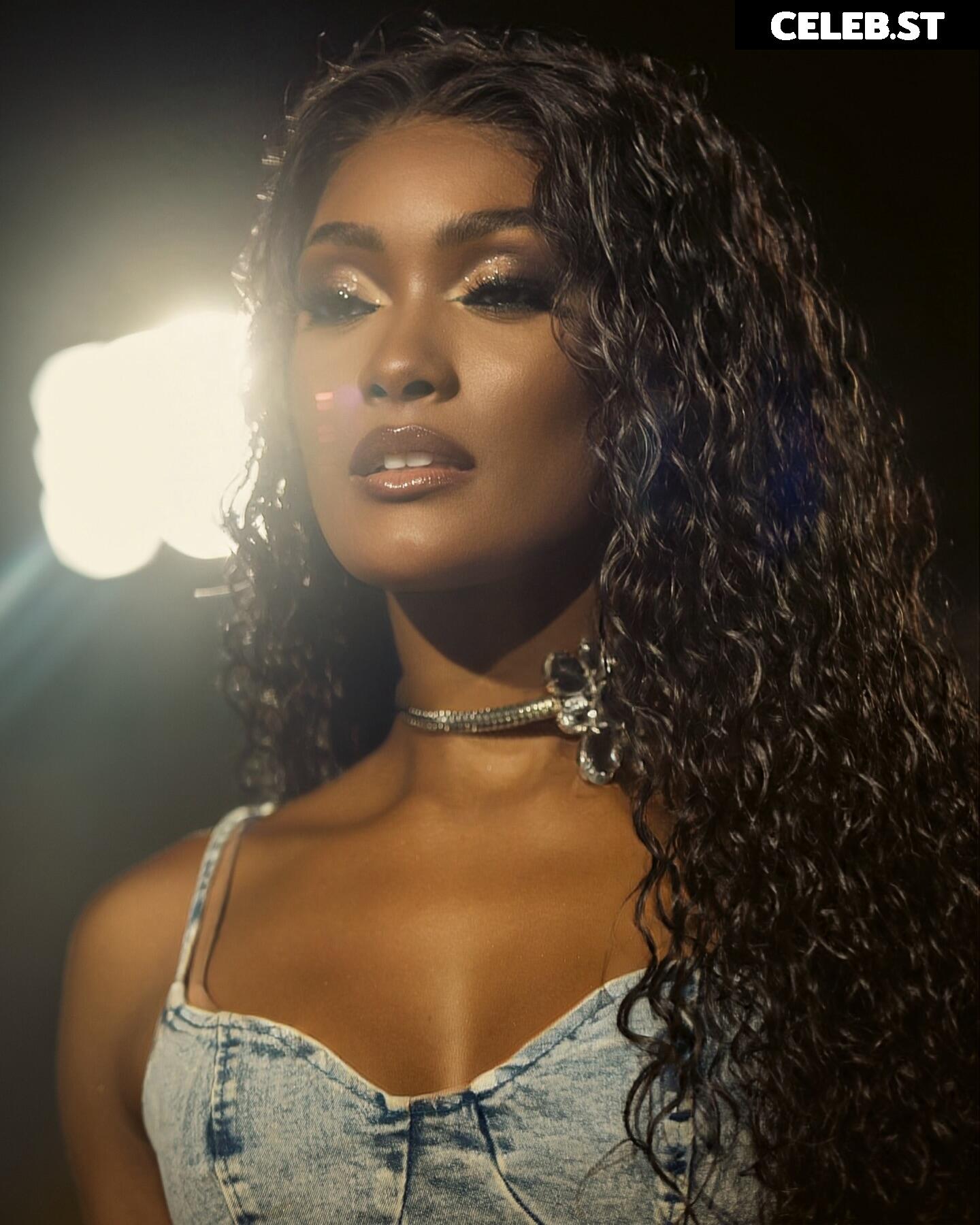 Erika Januza Image 22831068