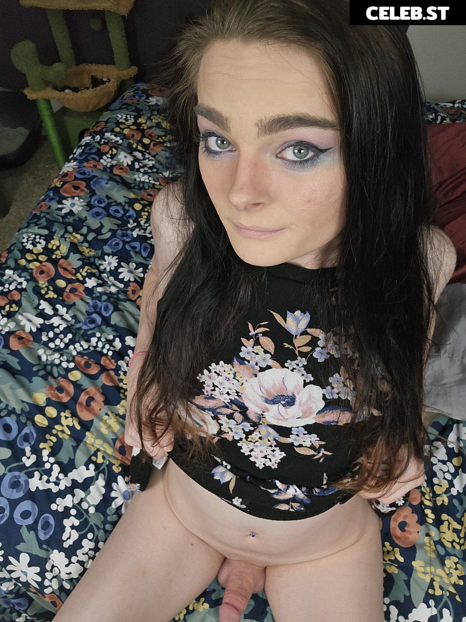 Grace Iris / graceiris_ts / smolprincessdani Image 22806333