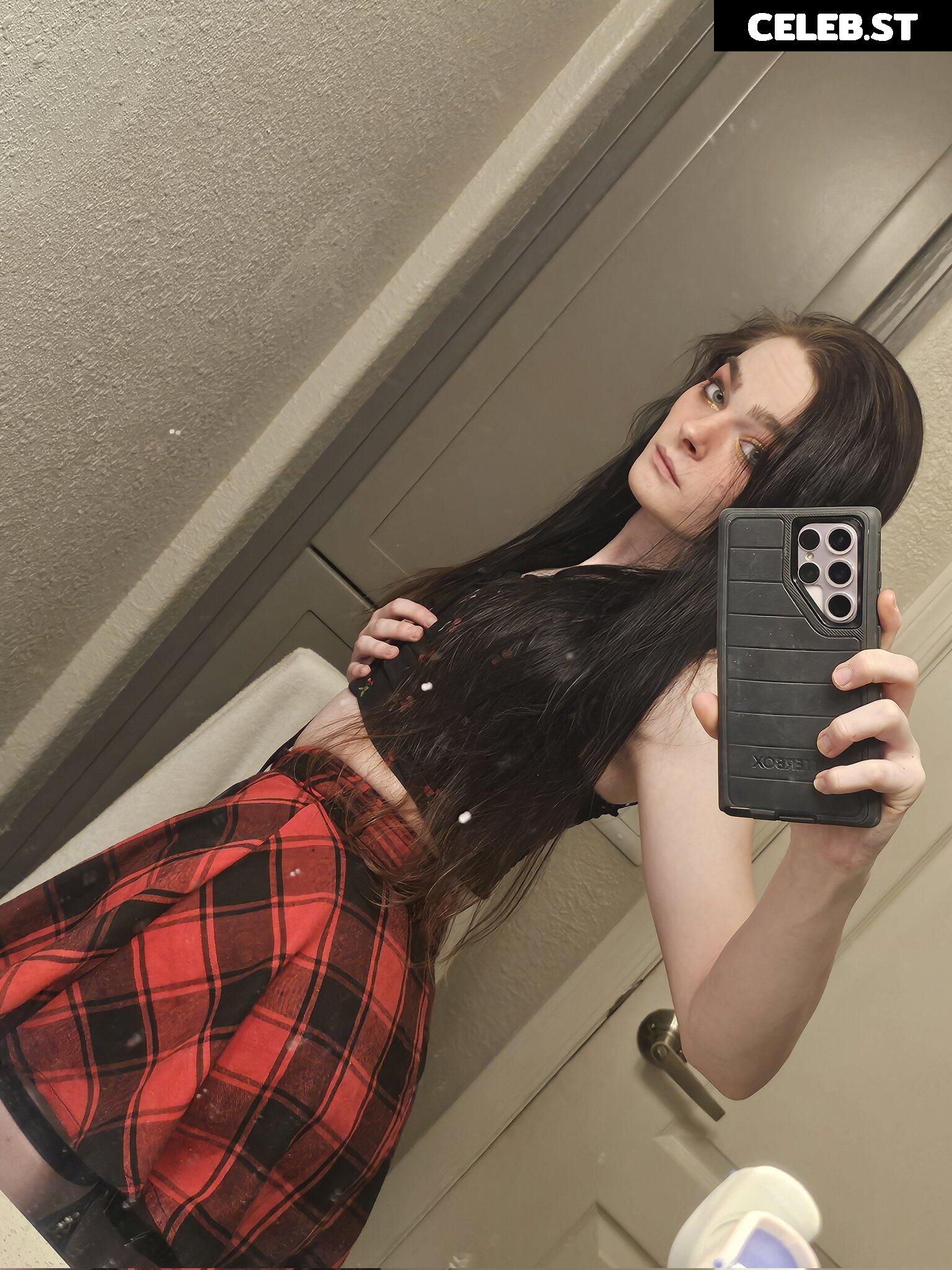 Grace Iris / graceiris_ts / smolprincessdani Image 22806331