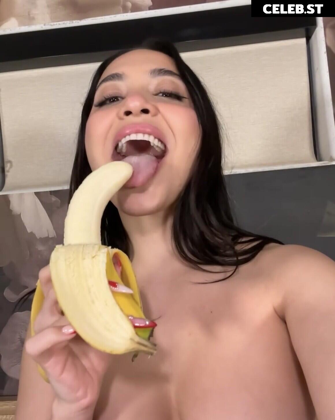 Stella Hudgens Image 2289297