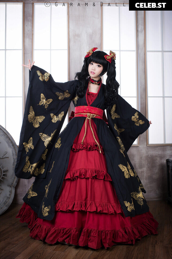 Spiral Cats Cosplay Image 22881814