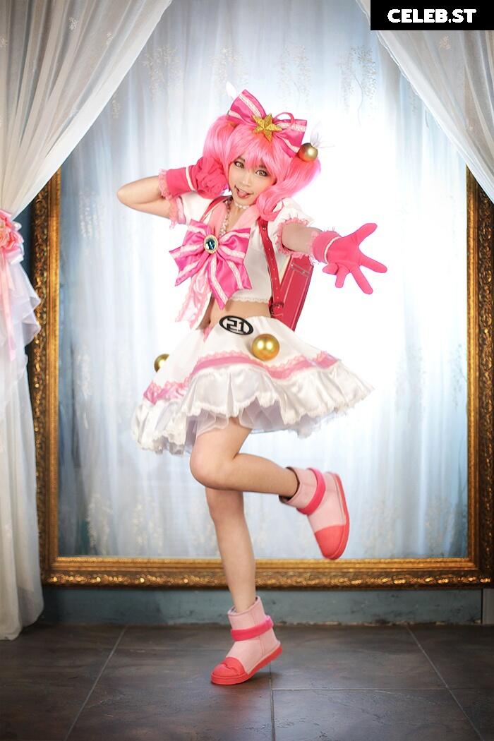 Spiral Cats Cosplay Image 22881846