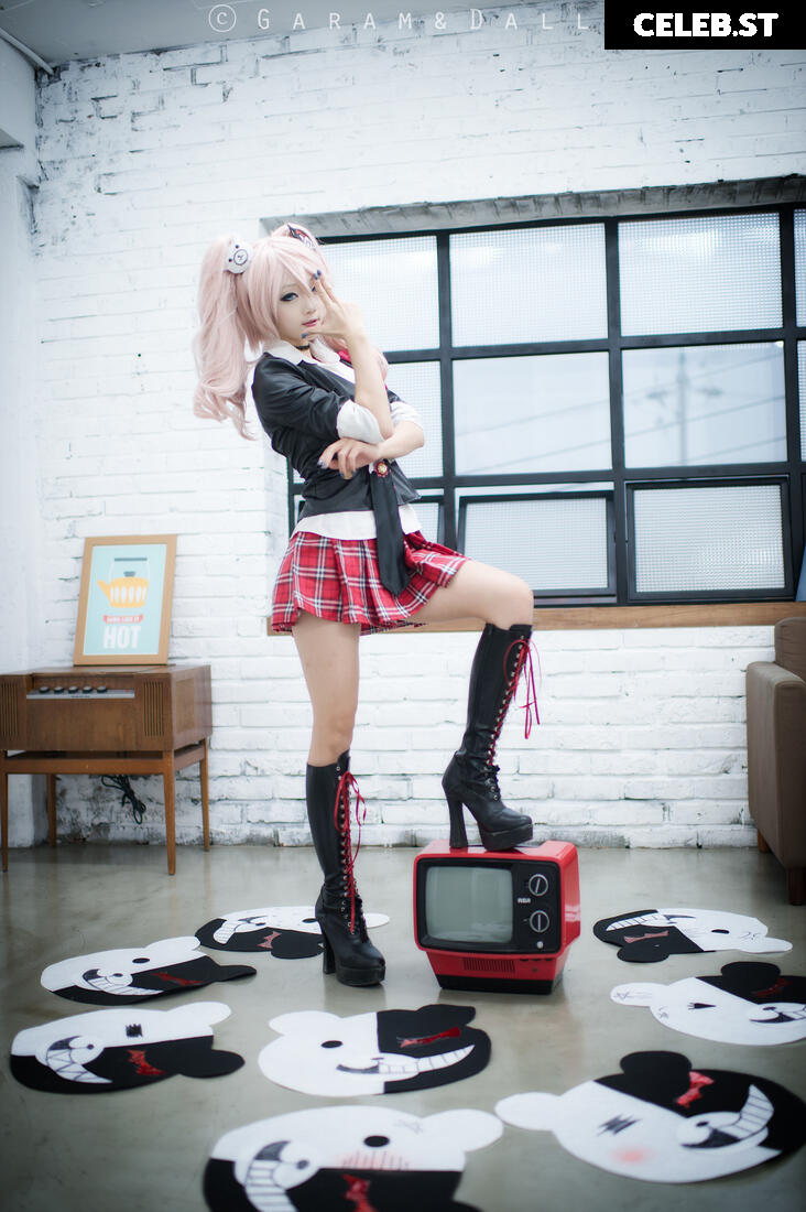 Spiral Cats Cosplay Image 22881620