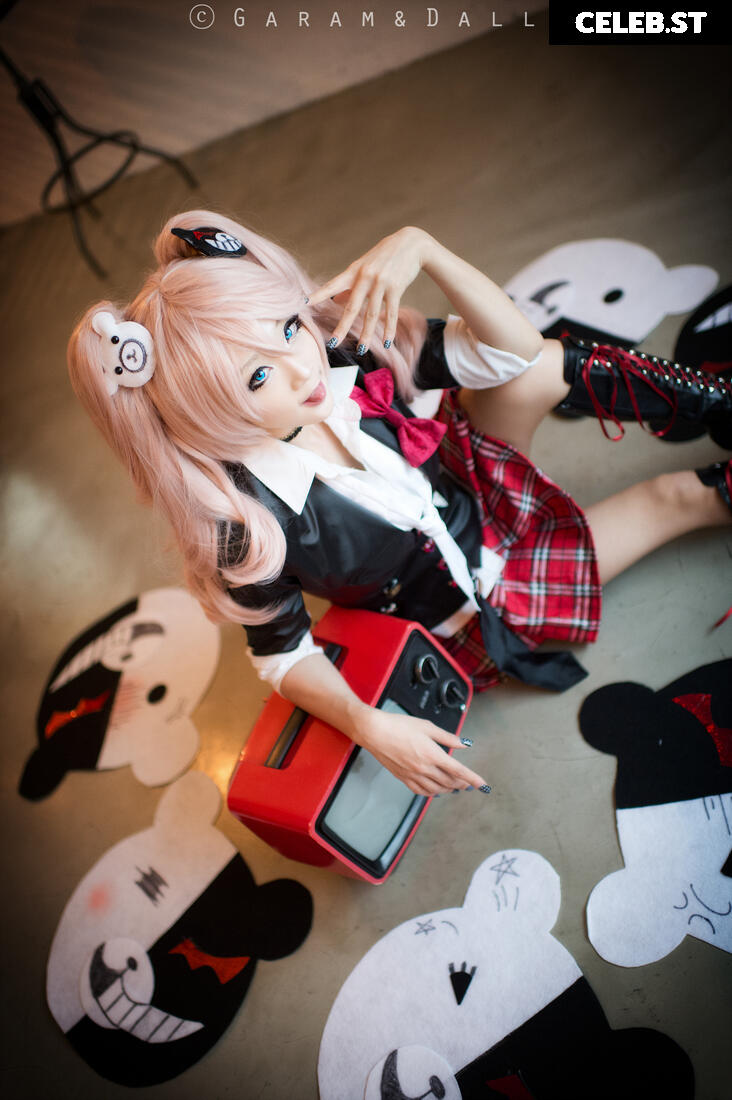 Spiral Cats Cosplay Image 22881627