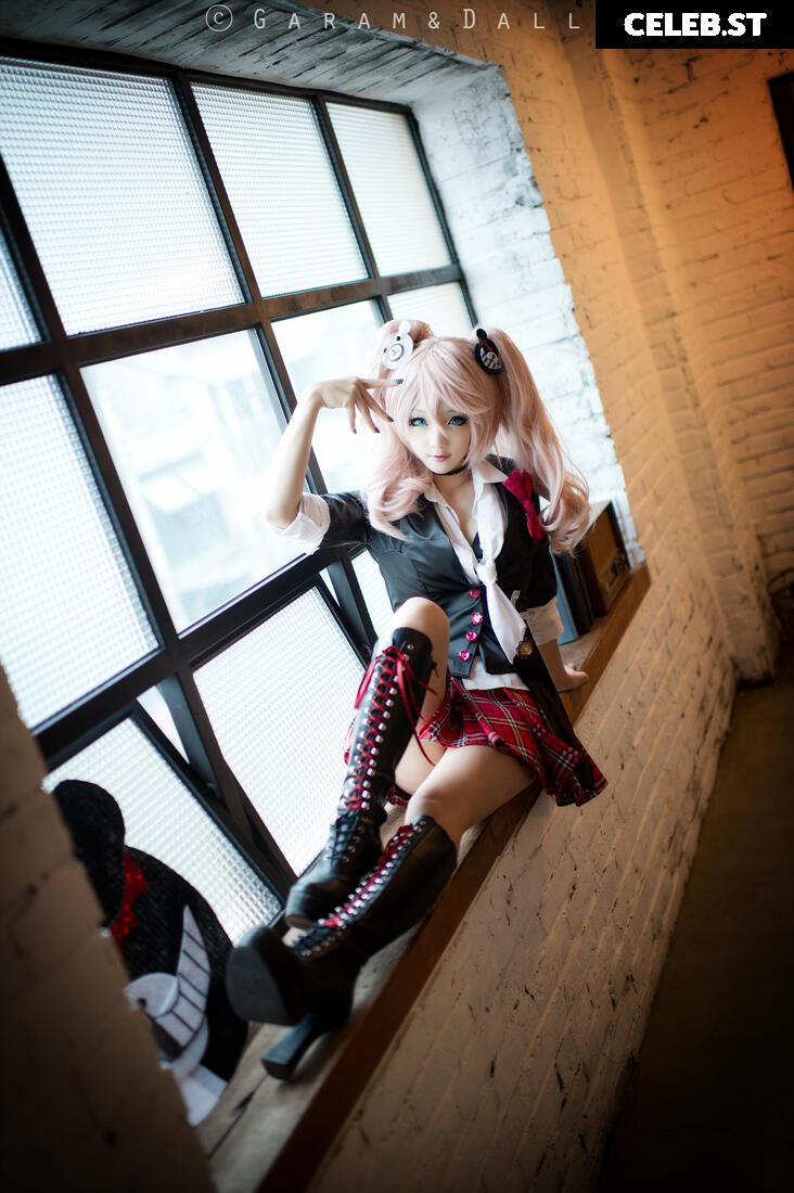 Spiral Cats Cosplay Image 22881629