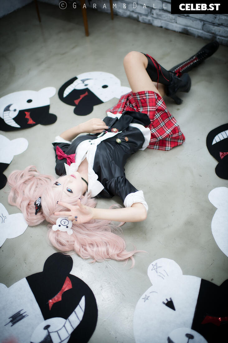 Spiral Cats Cosplay Image 22881619