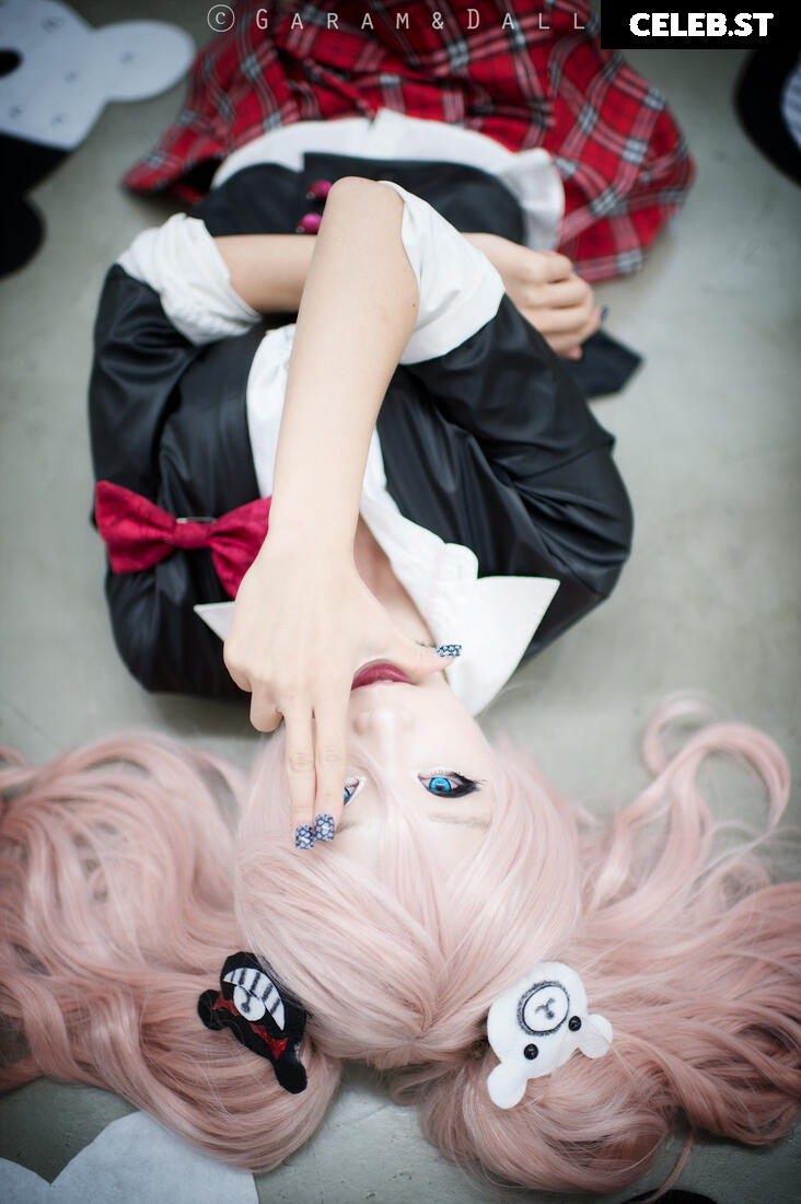 Spiral Cats Cosplay Image 22881618
