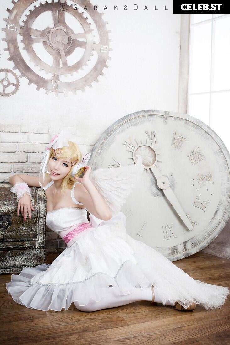 Spiral Cats Cosplay Image 22881308