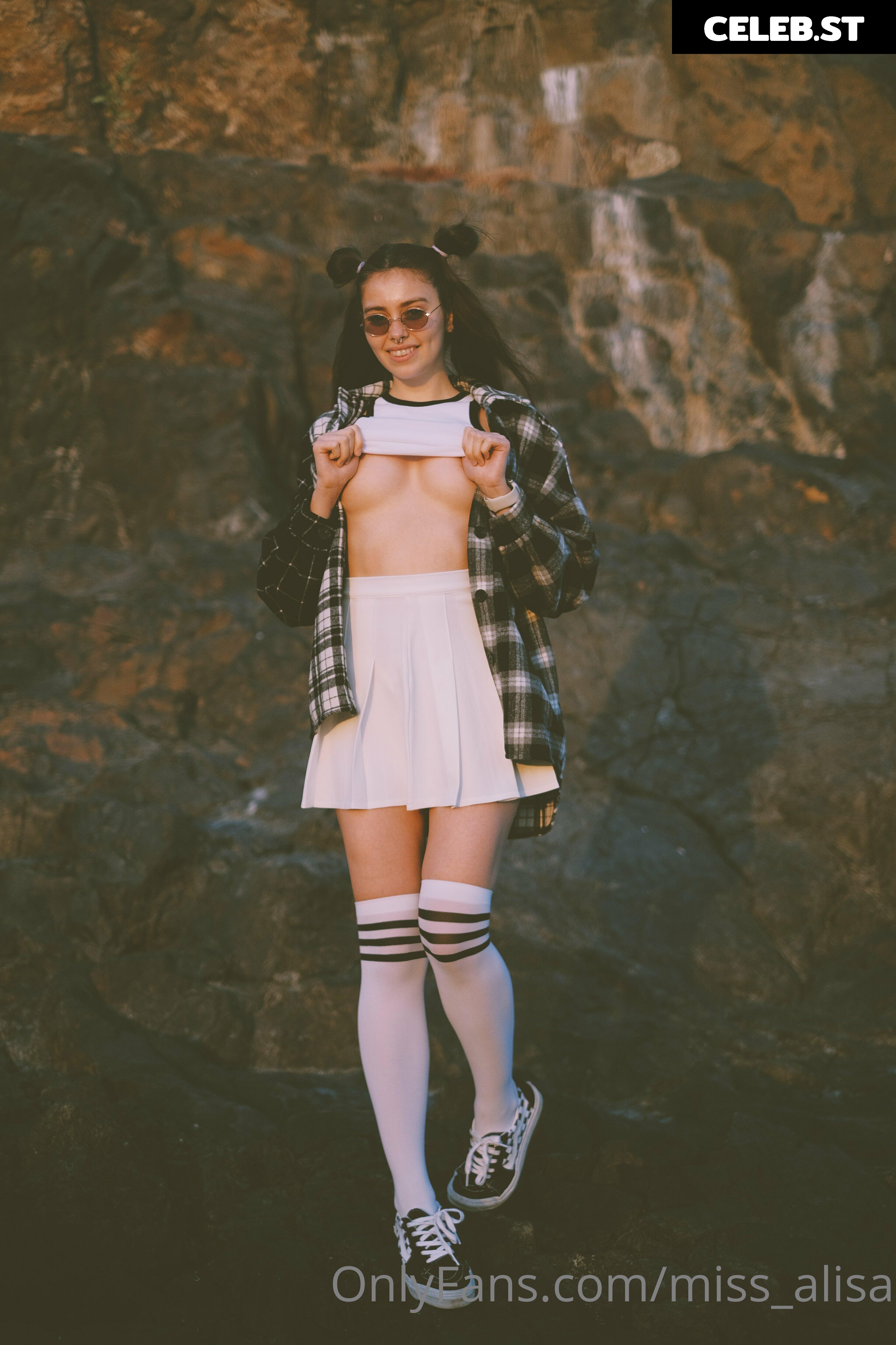 Alissa Foxy / Victoria Garin Image 22773581