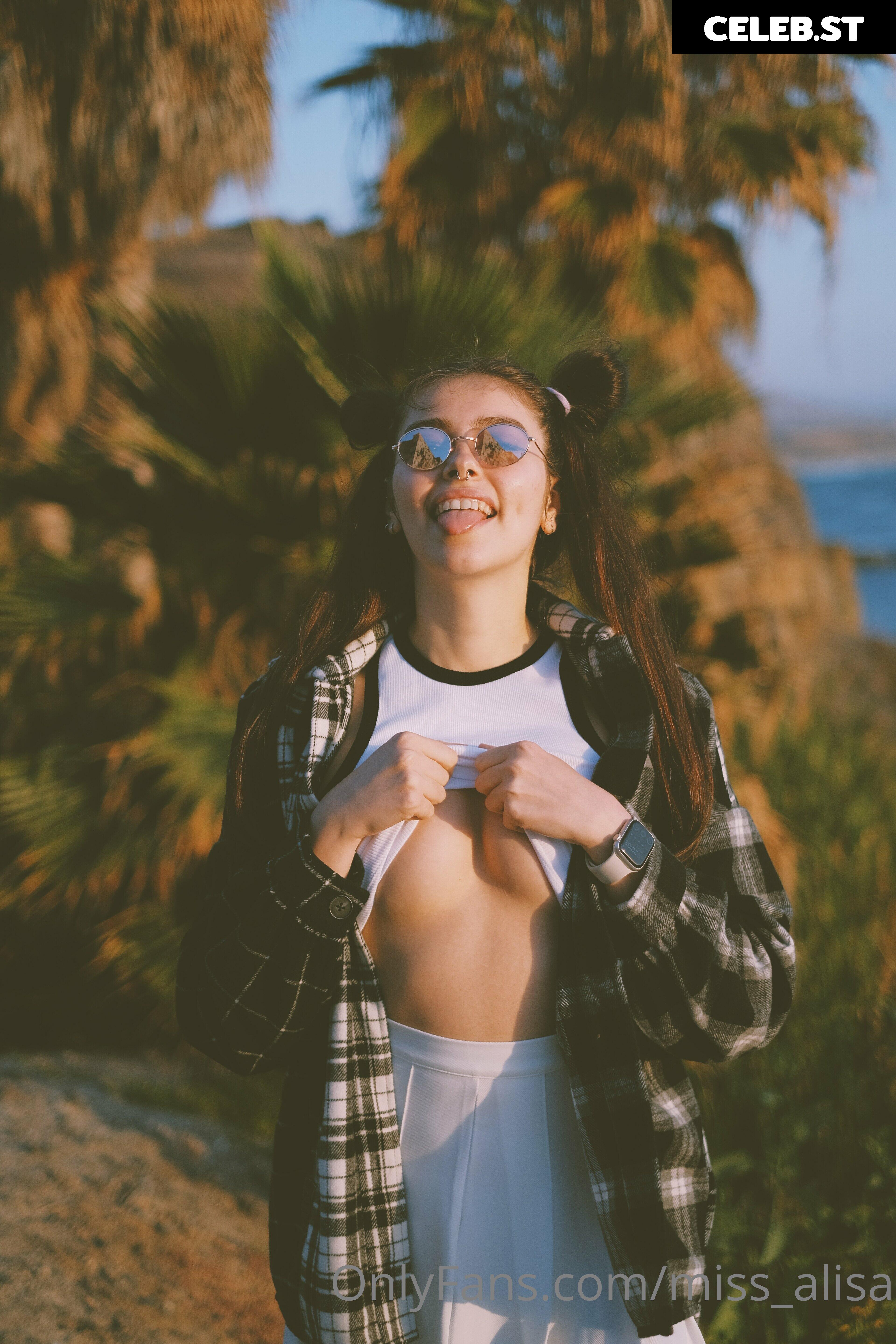 Alissa Foxy / Victoria Garin Image 22773578