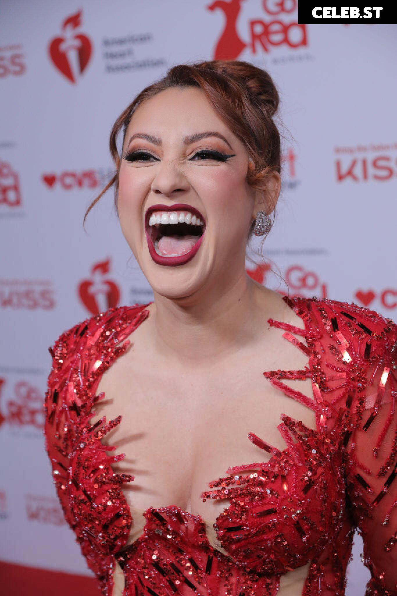 Francia Raisa Image 22743825