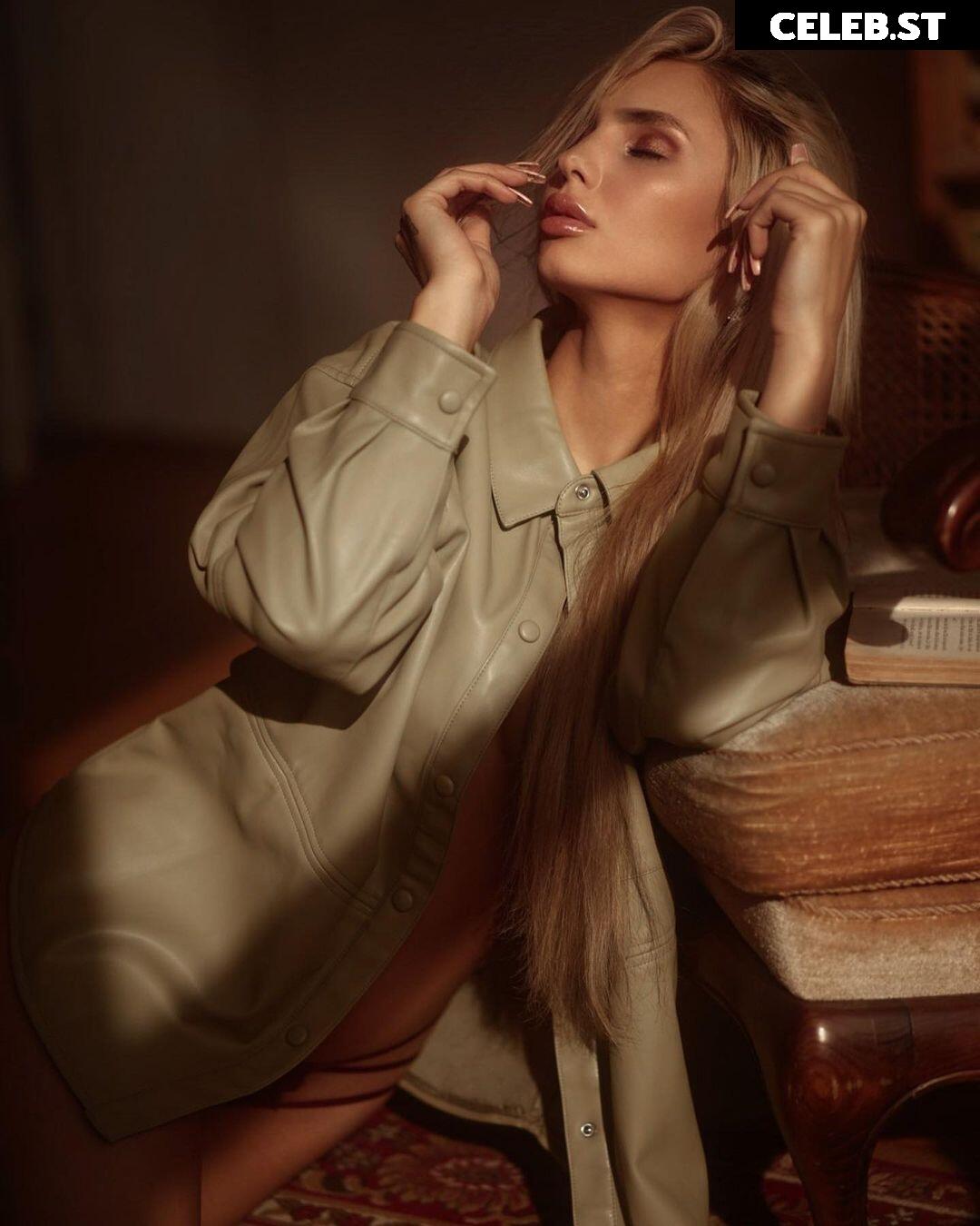KinkySophiee Image 2274354
