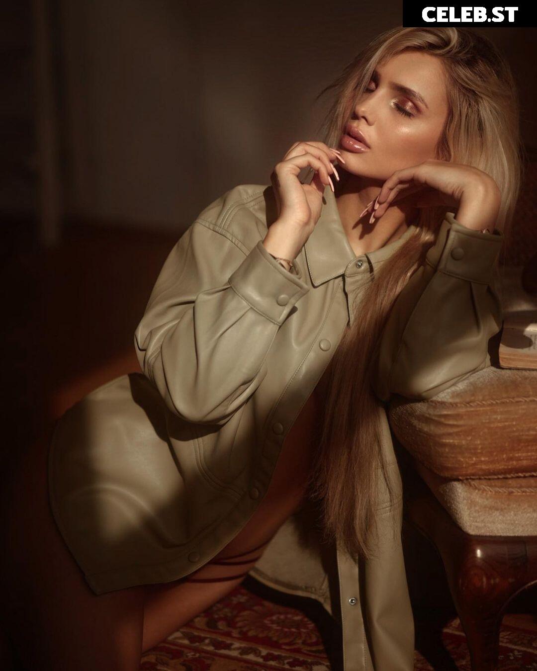 KinkySophiee Image 2274336