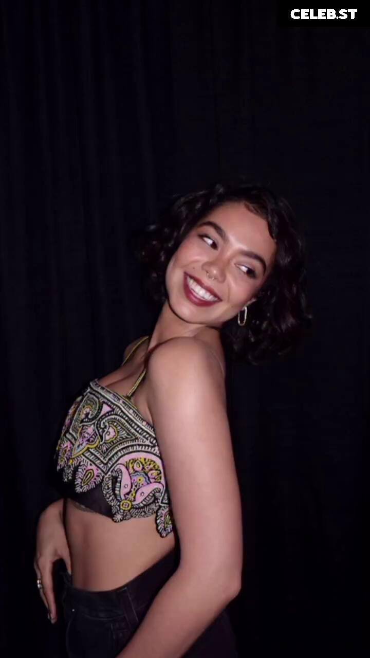 Auli'i Cravalho Image 22742483