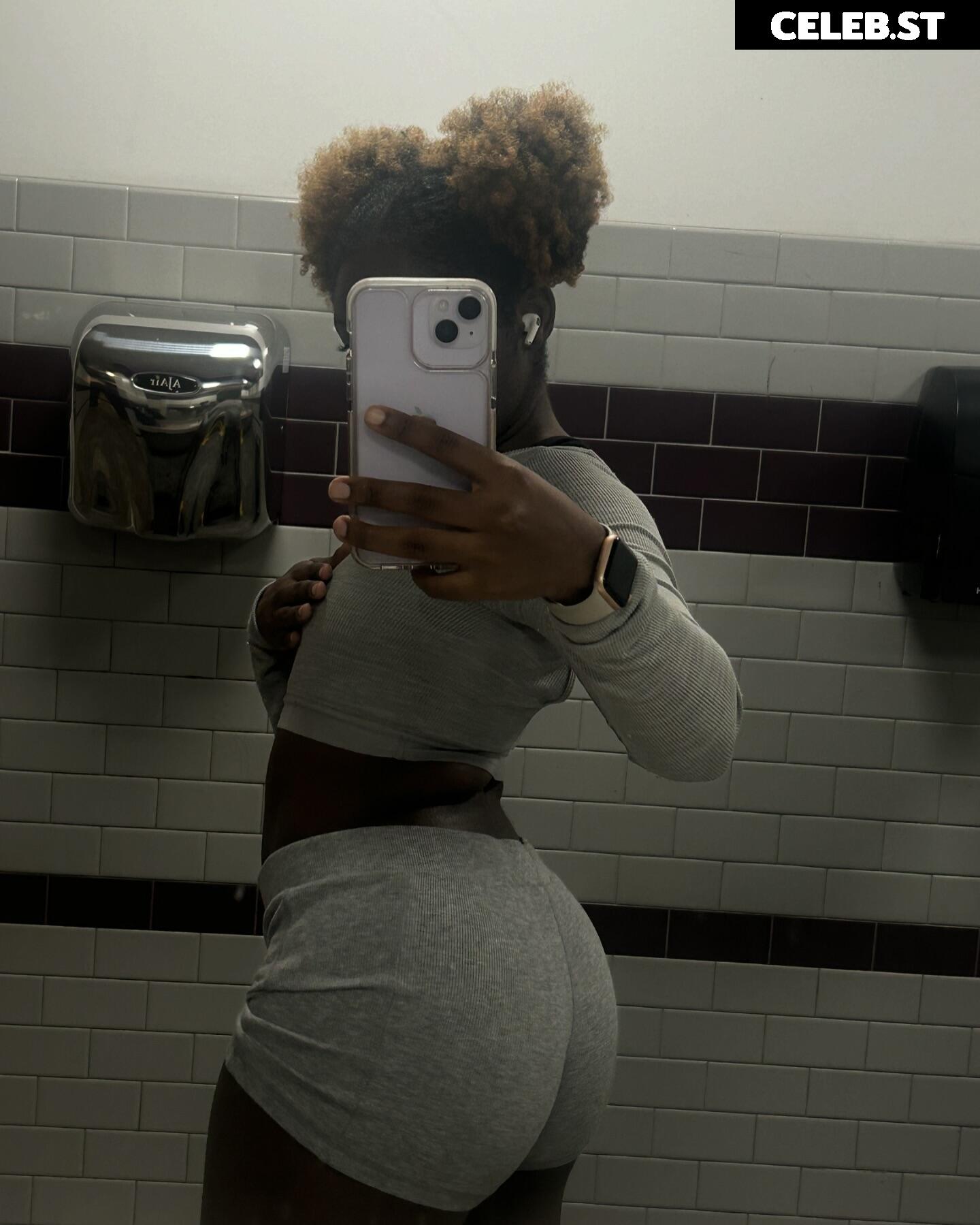 Ebony Butts / PastaToots Image 22717732