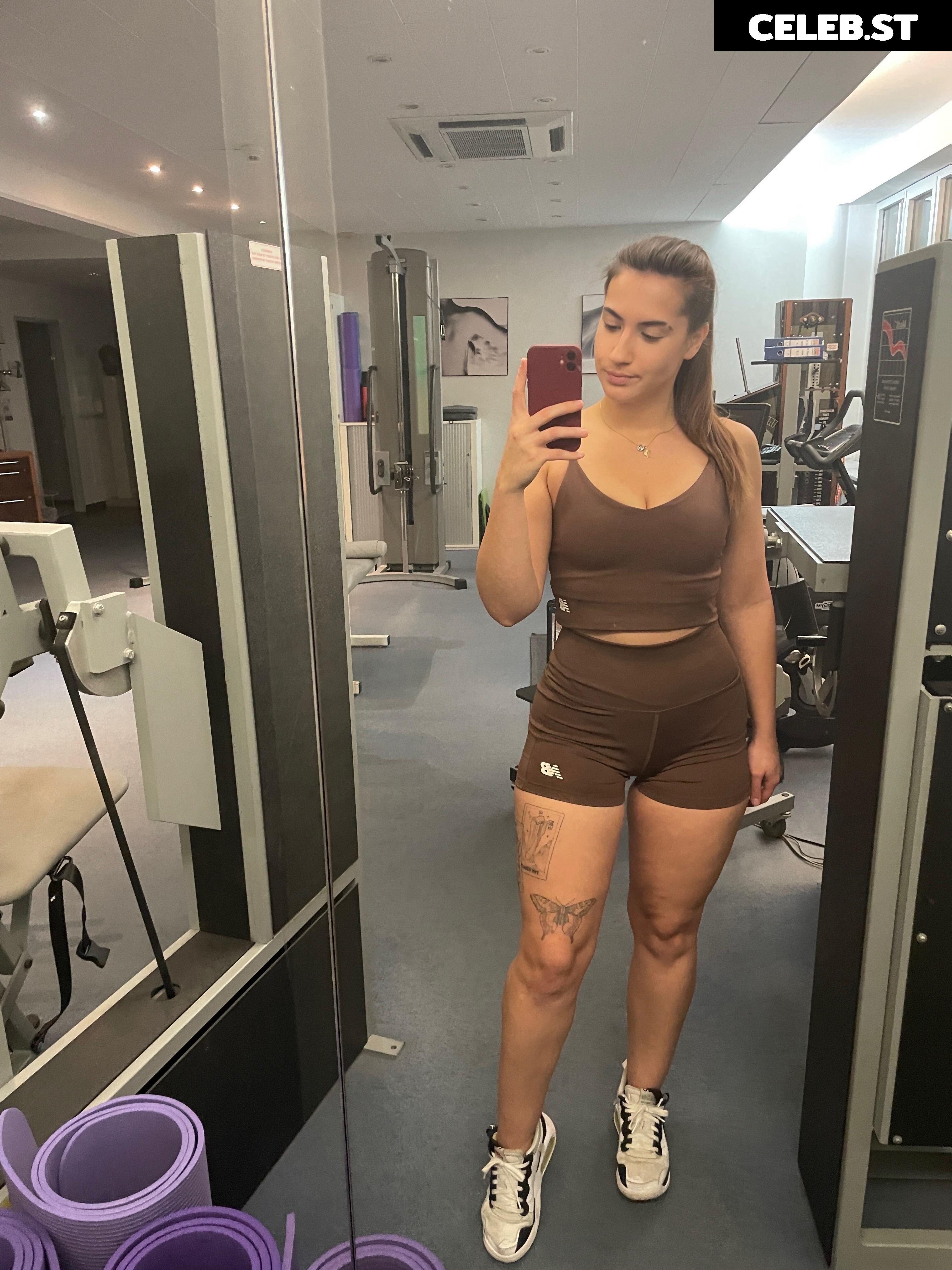 Hannah1811 Image 2273098
