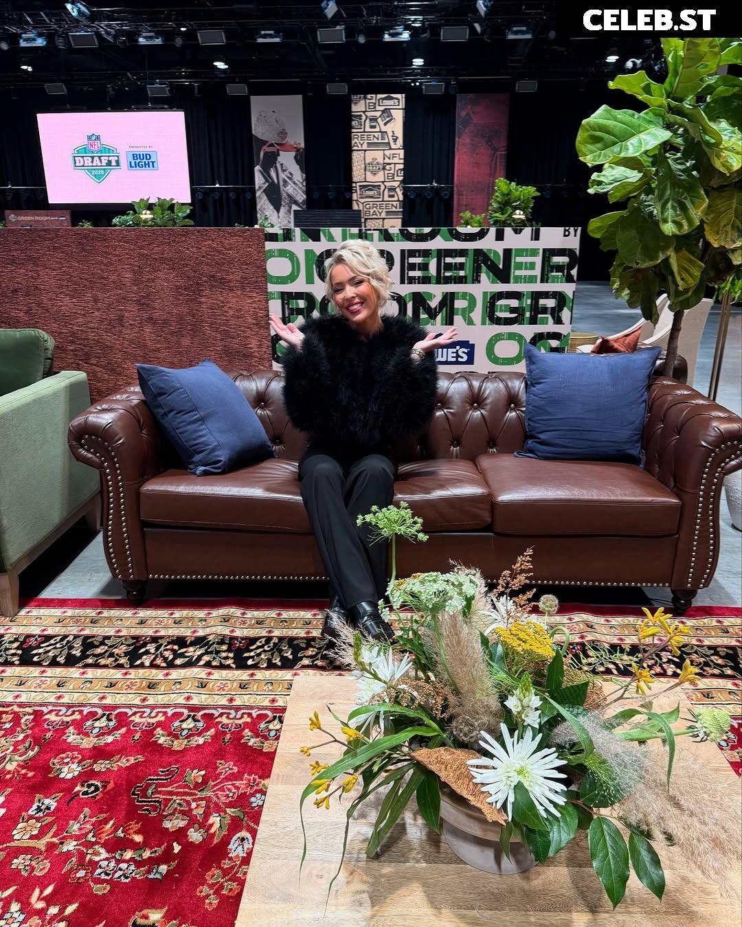 Colleen Wolfe Image 22704160