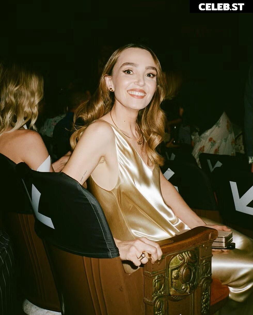 Chloe Fineman Image 22700999