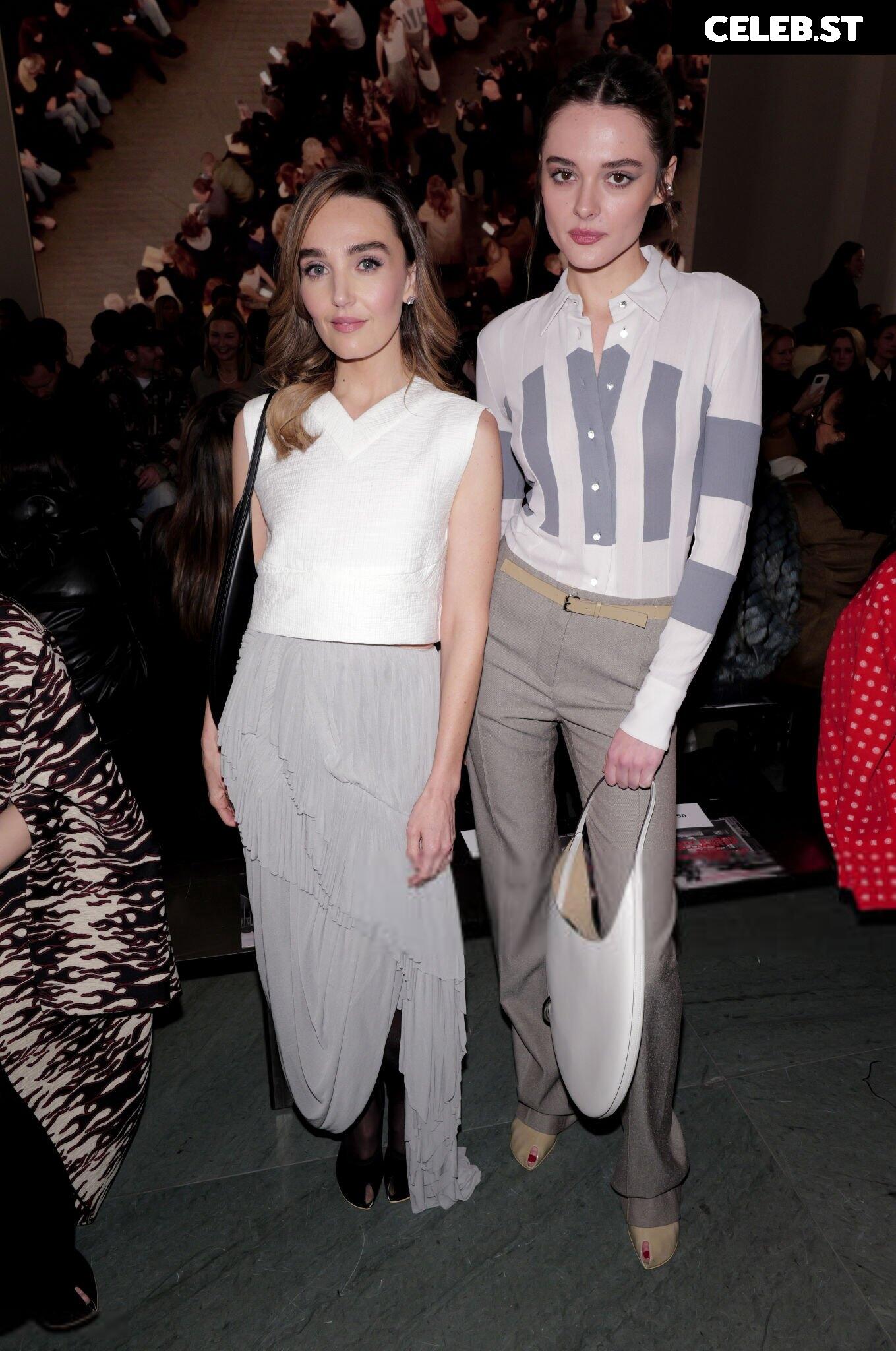 Chloe Fineman Image 22700963
