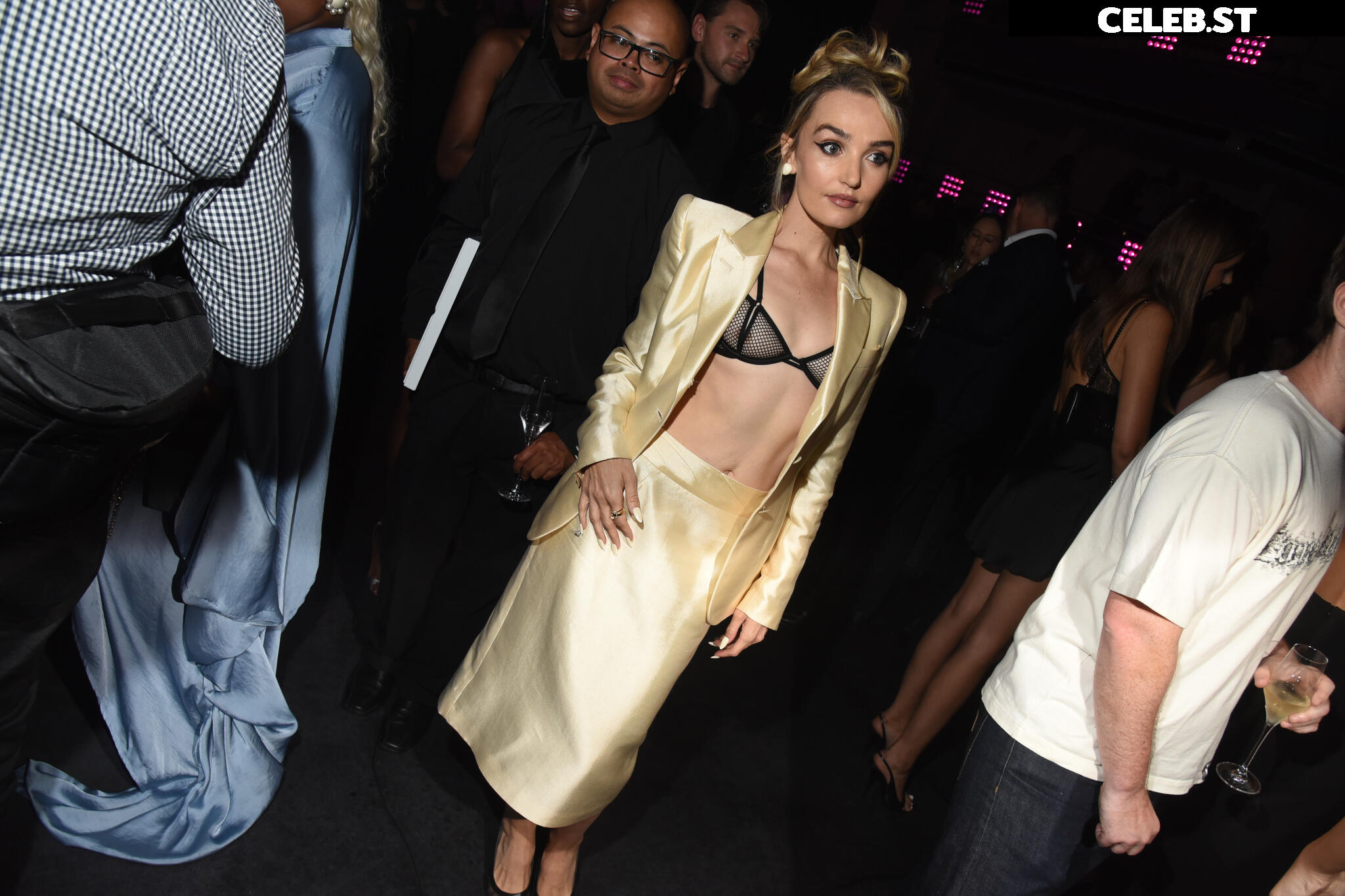 Chloe Fineman Image 22700881