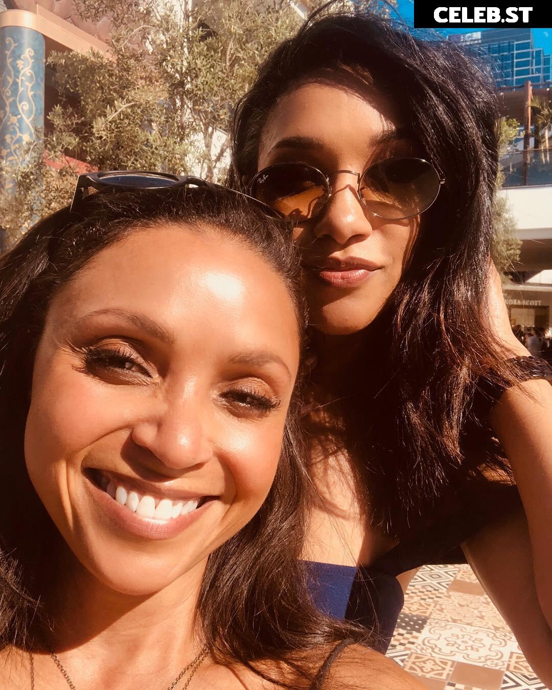 Candice patton Image 22700057