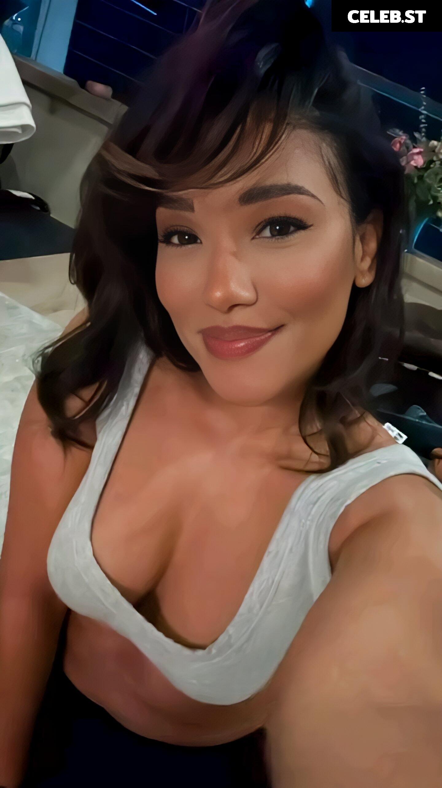 Candice patton Image 22700079