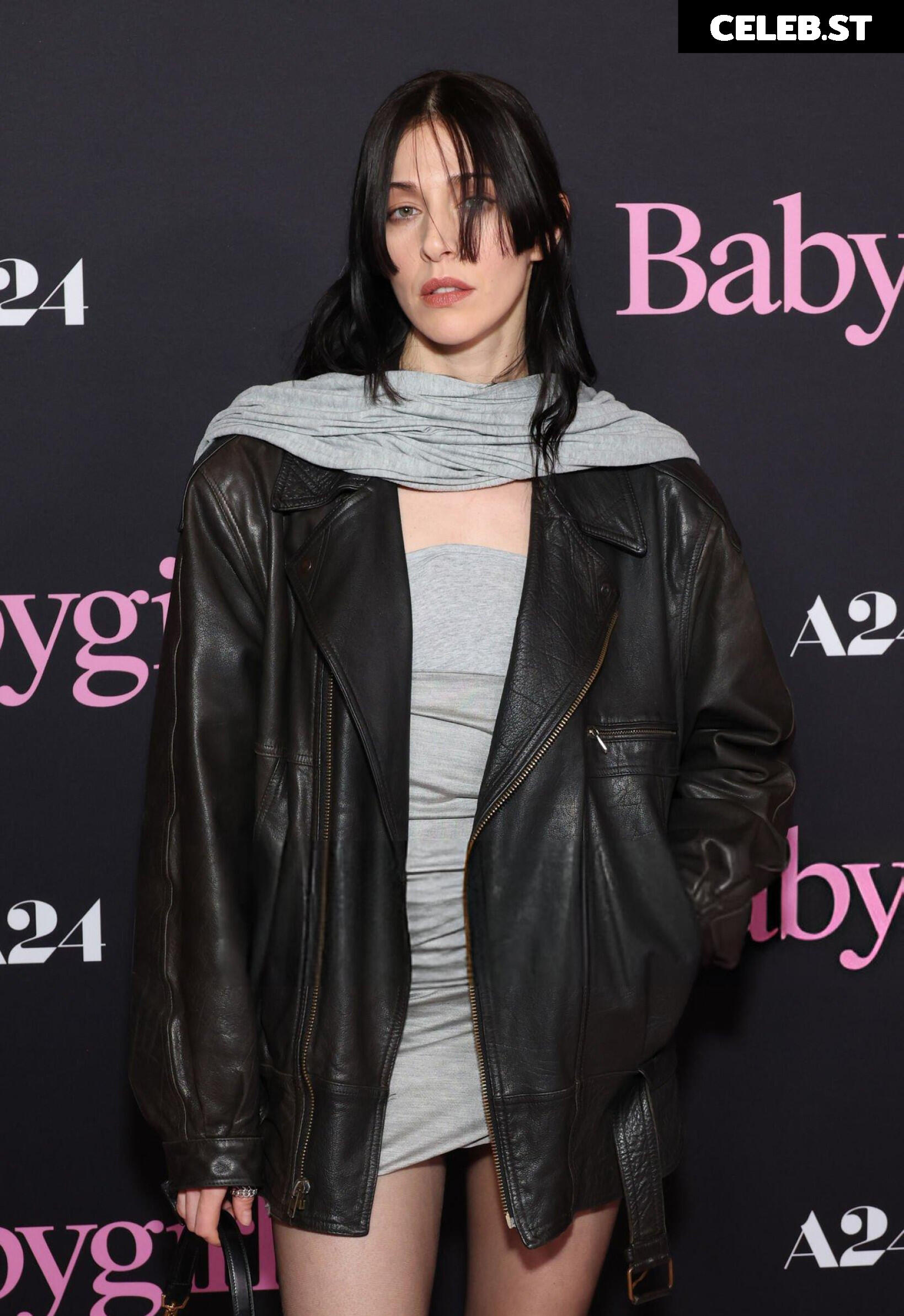 Caroline Polachek Image 22703576