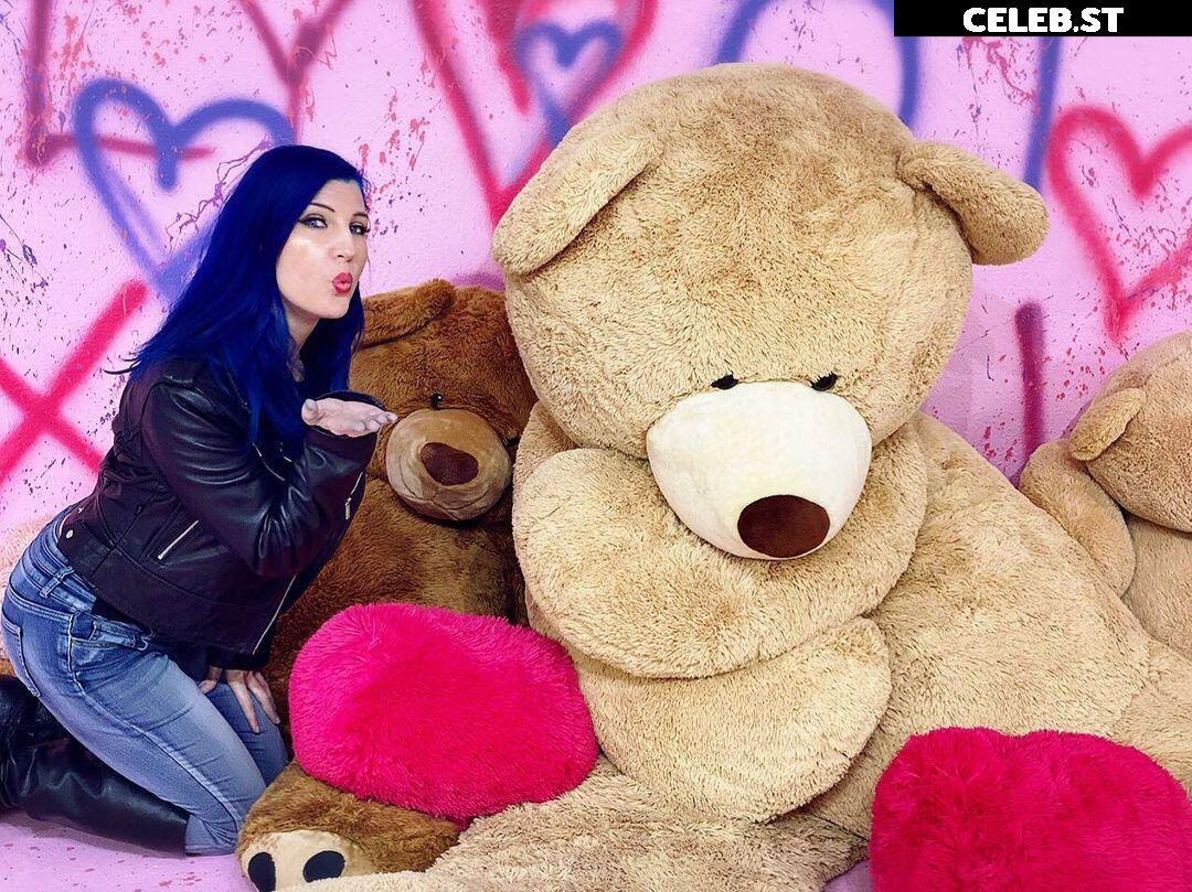 Leva Bates Image 22703654