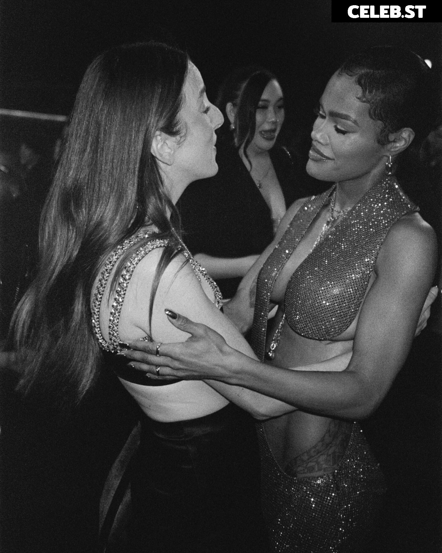 Haim Sisters Image 22702173