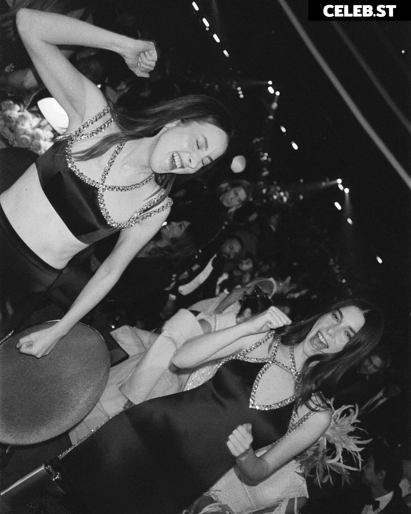 Haim Sisters Image 22702176