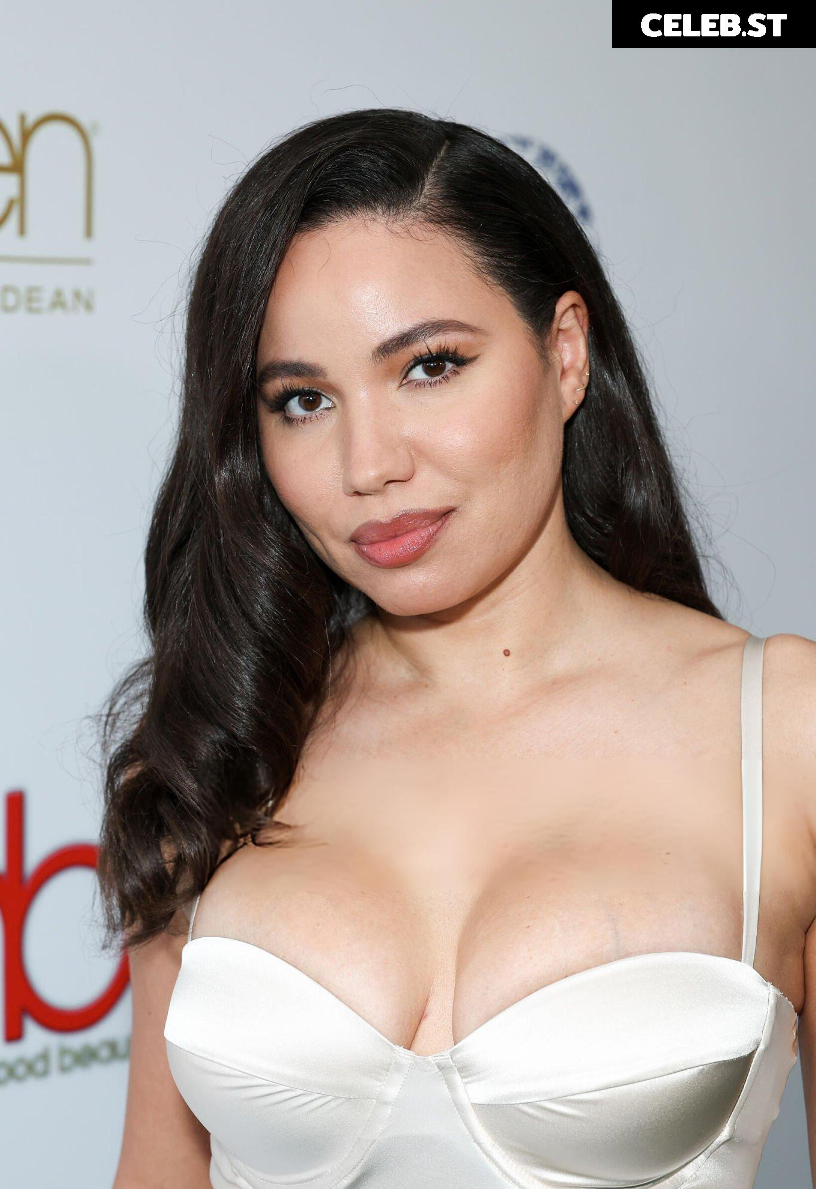 Jurnee Smollett Image 22702059