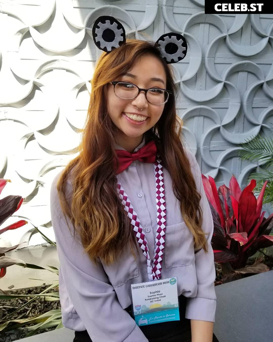 Sophia Phan / EatMyPhannnie / Sophiaphannn Image 22798028