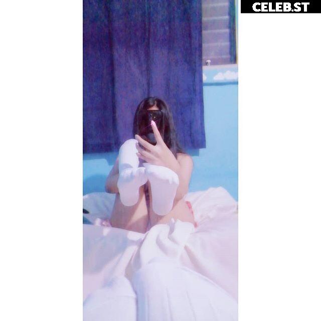 Lilywaifu | lily_waffle Image 22795142