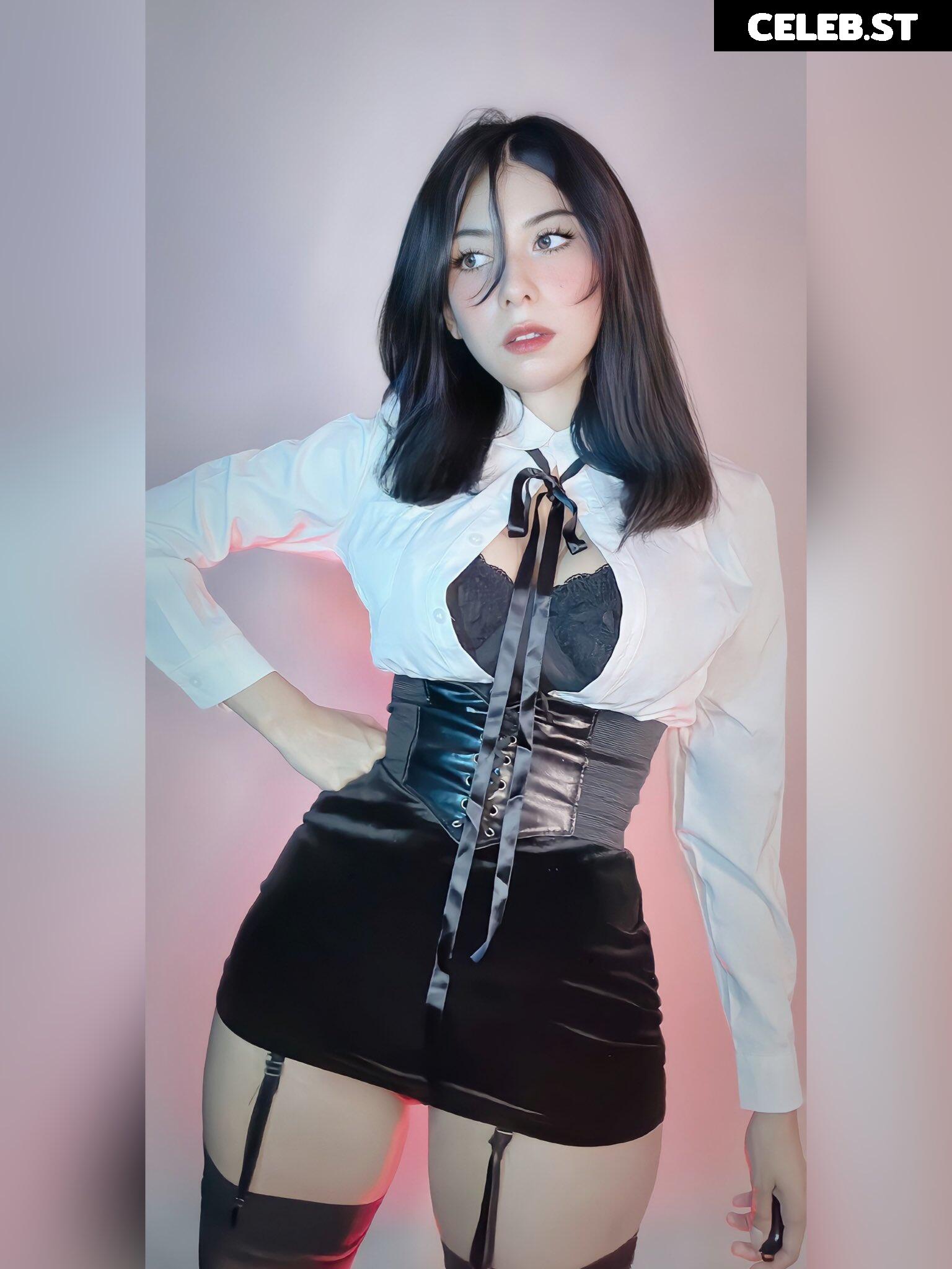 Lilywaifu | lily_waffle Image 22795145