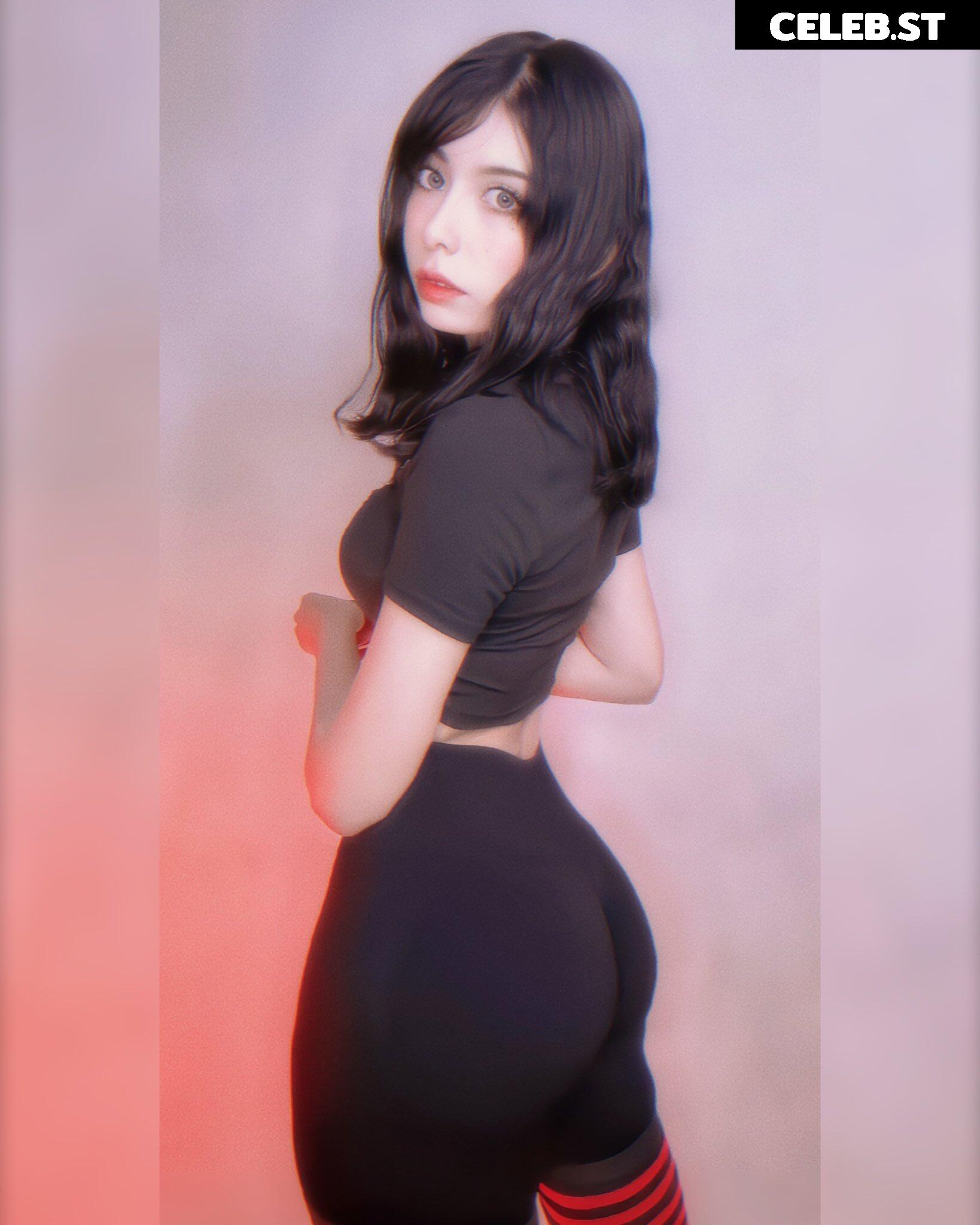 Lilywaifu | lily_waffle Image 22795091