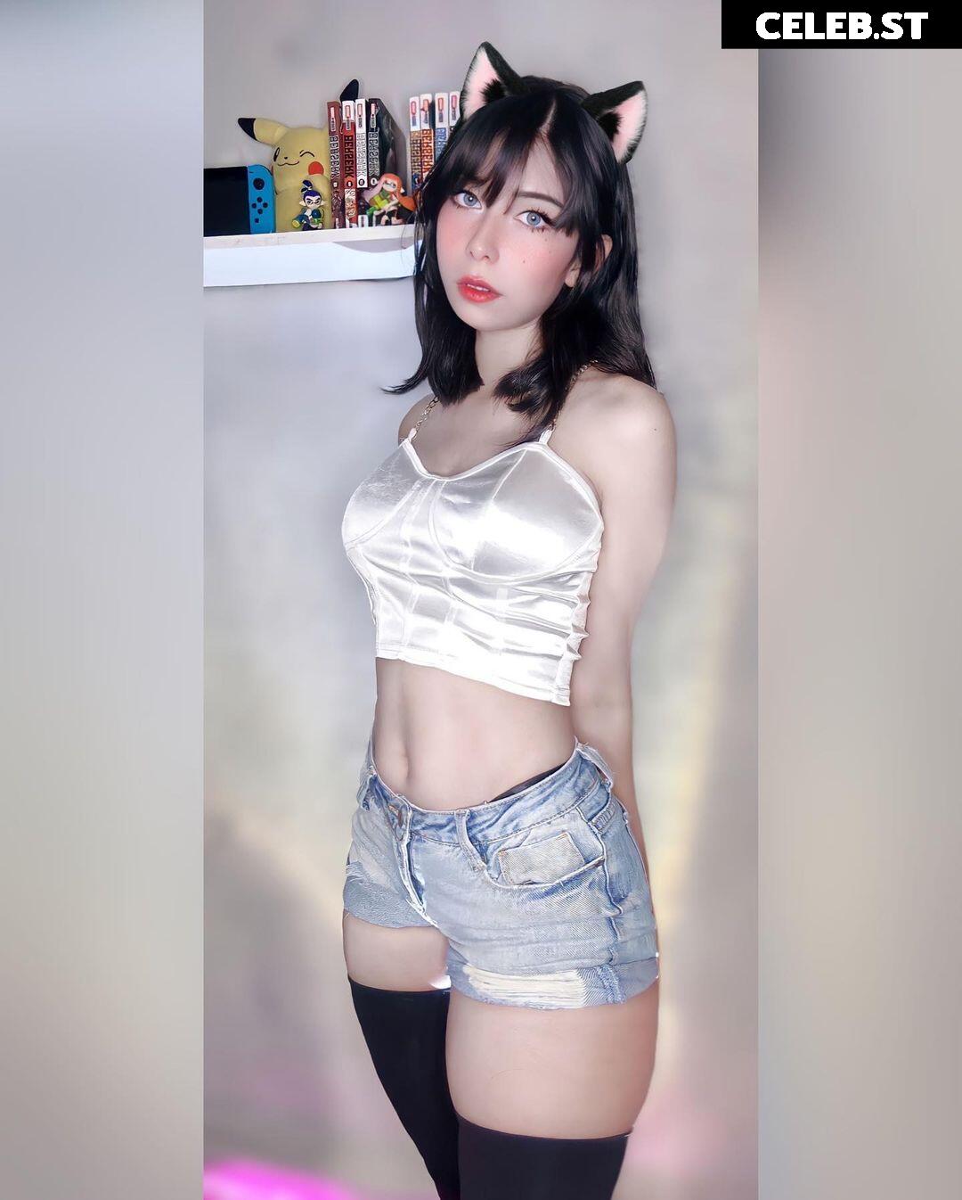 Lilywaifu | lily_waffle Image 22795024