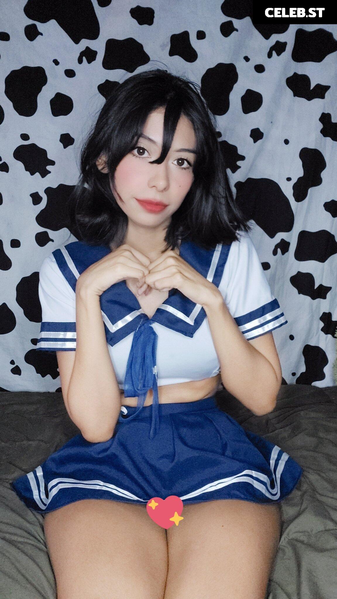 Lilywaifu | lily_waffle Image 22795009
