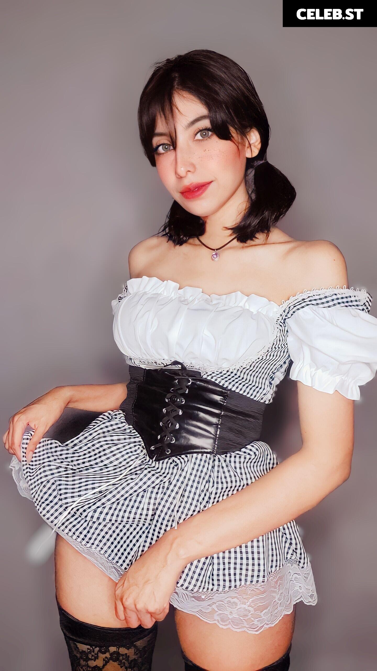 Lilywaifu | lily_waffle Image 22795068