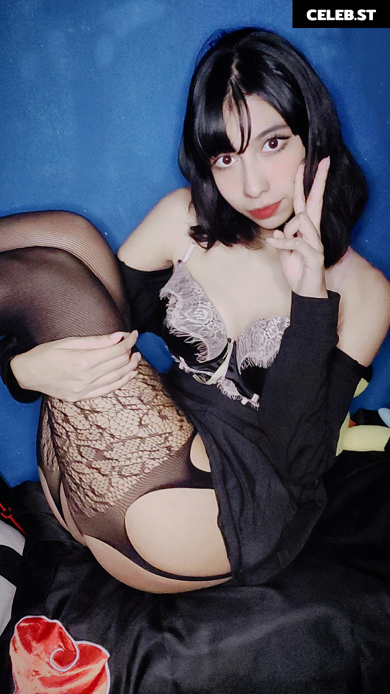 Lilywaifu | lily_waffle Image 22795042