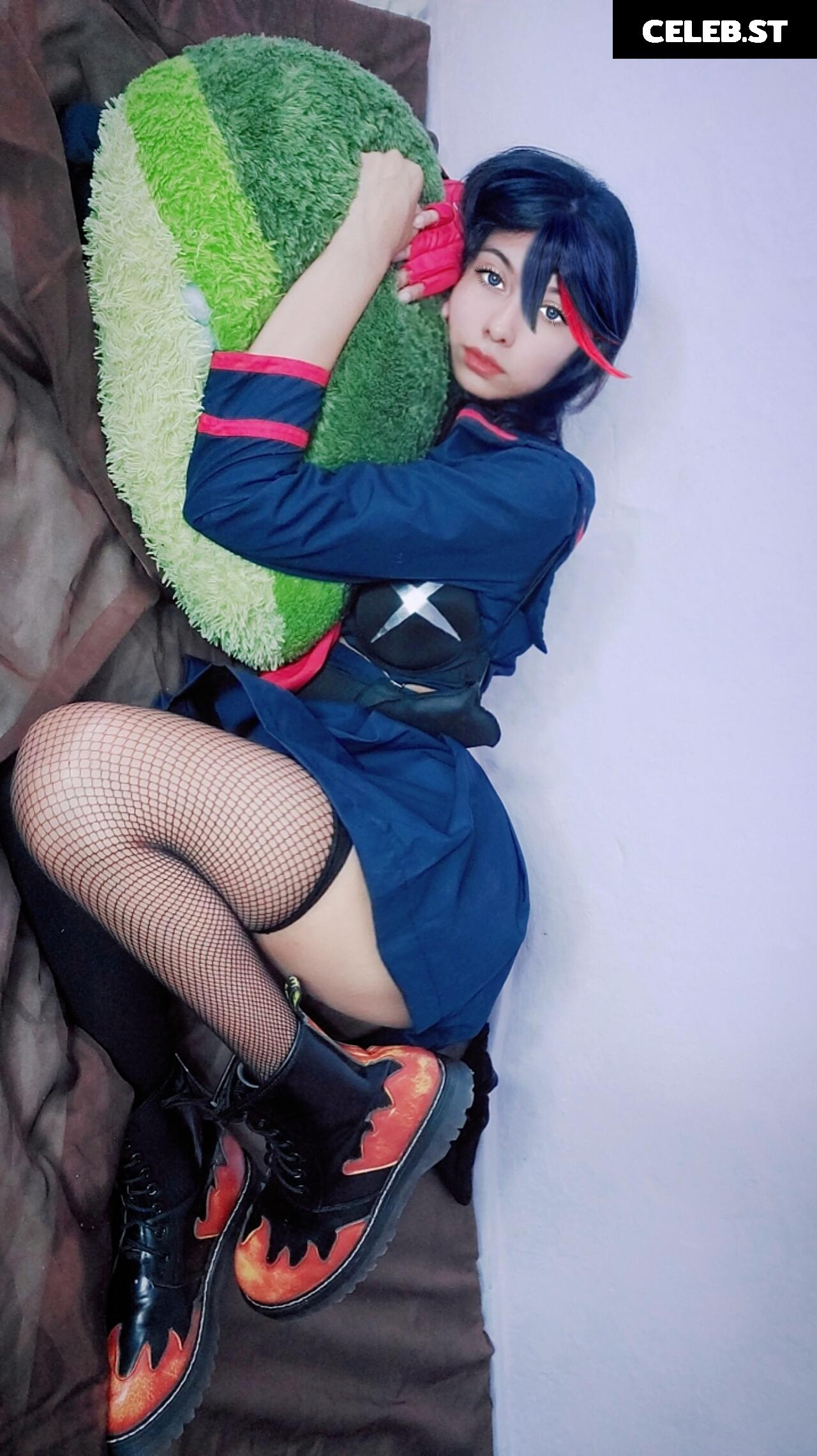 Lilywaifu | lily_waffle Image 22794983