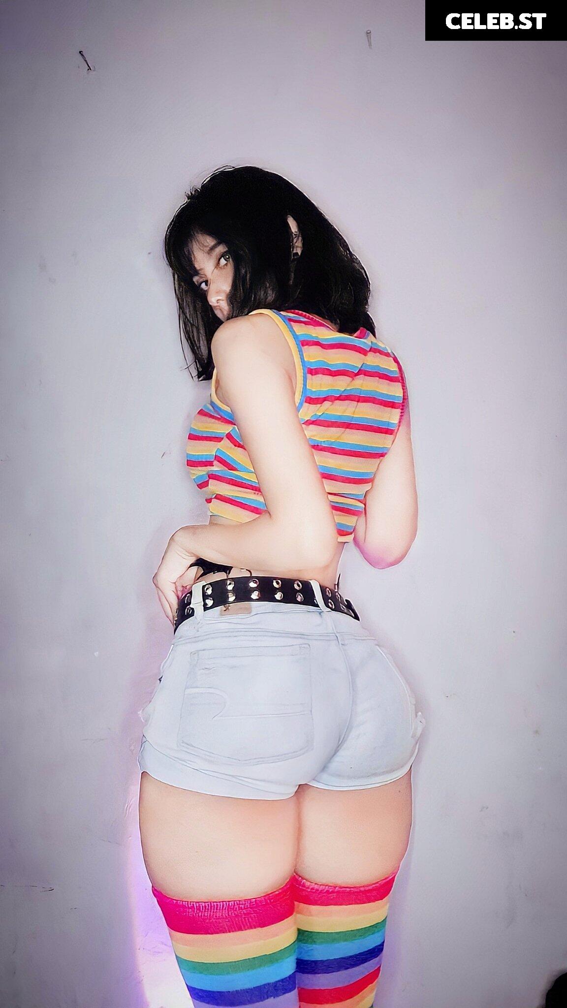 Lilywaifu | lily_waffle Image 22794932