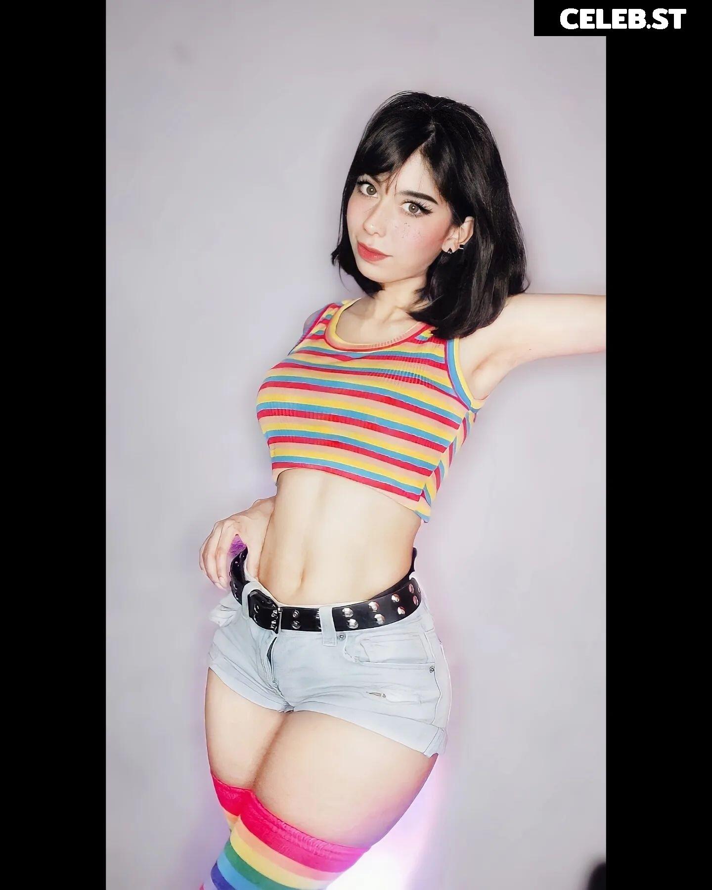Lilywaifu | lily_waffle Image 22794934