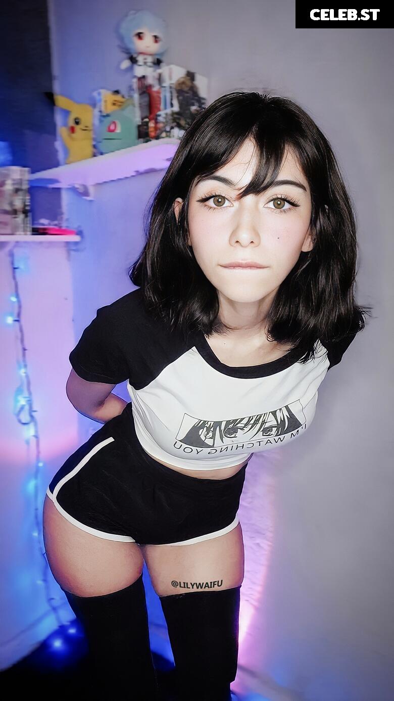 Lilywaifu | lily_waffle Image 22794951