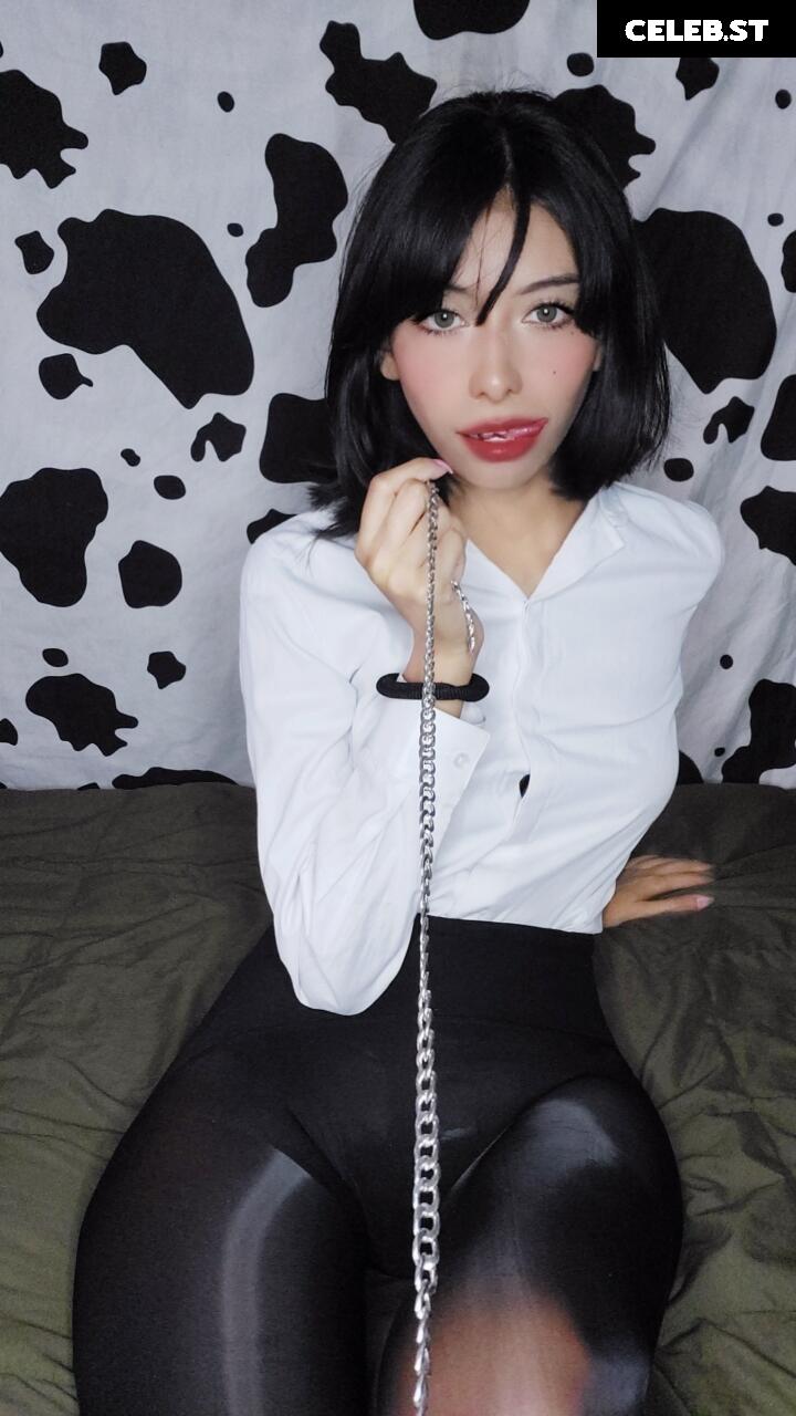 Lilywaifu | lily_waffle Image 22794973