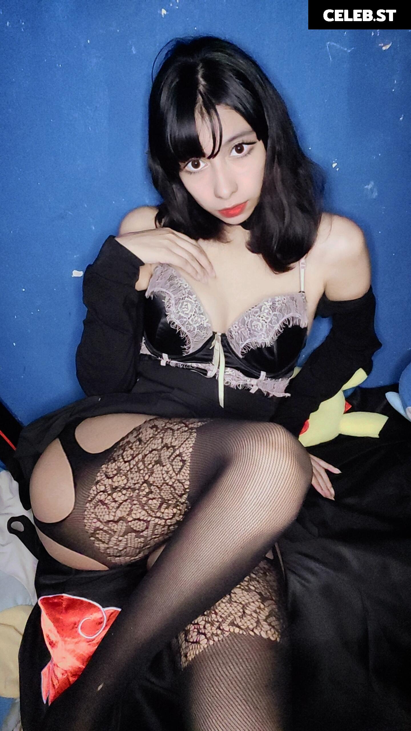 Lilywaifu | lily_waffle Image 22794972
