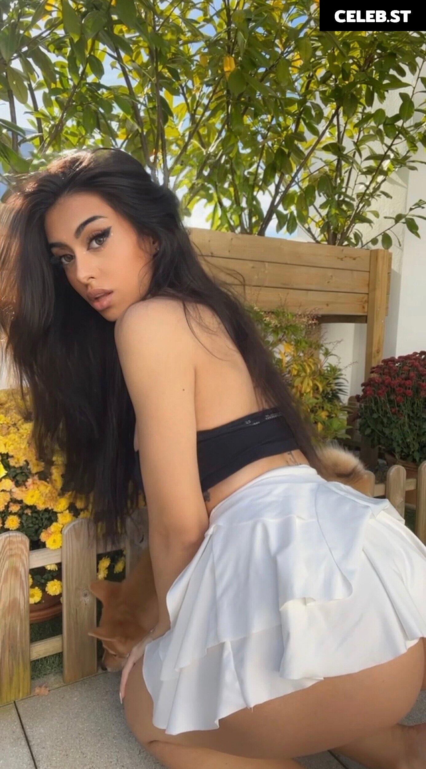 Mia Rosales Image 22797594