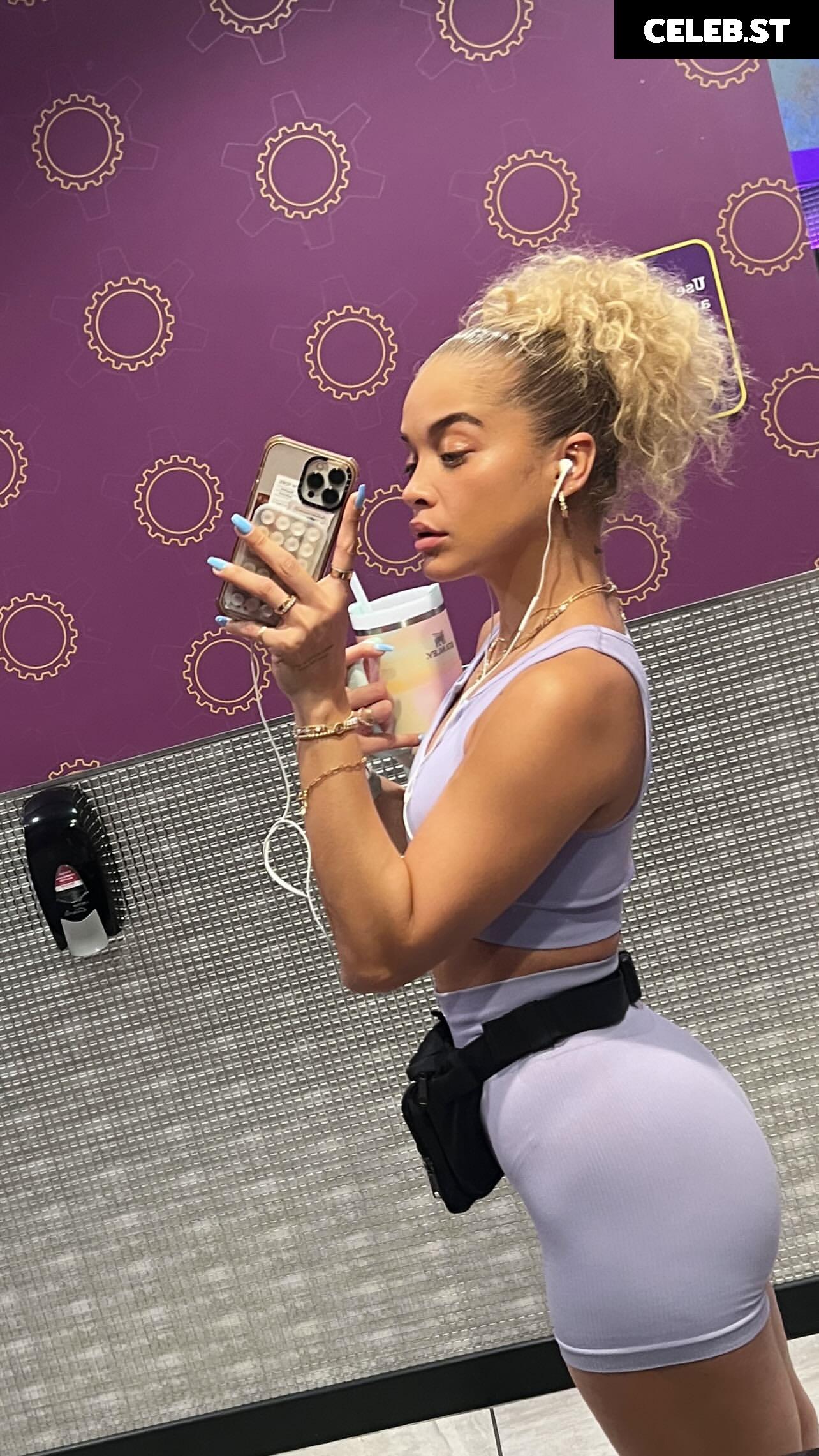 Jasmine Sanders/Golden Barbie Image 22793851